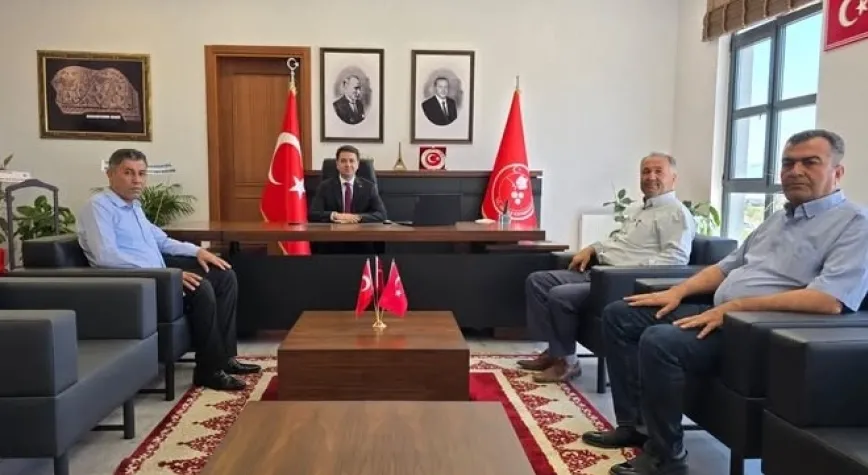 Kahraman Misafirlerini Makamında Kabul Etti