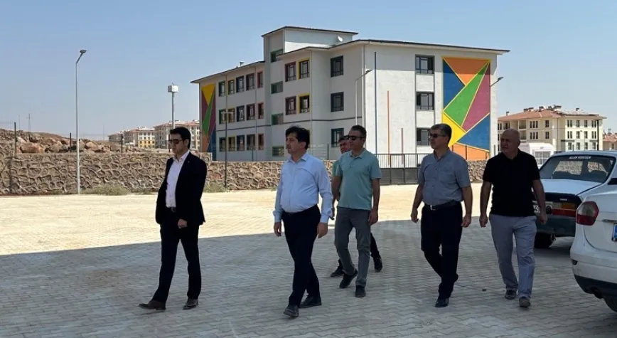 Kahraman Toki Okullarında İncelemelerde Bulundu