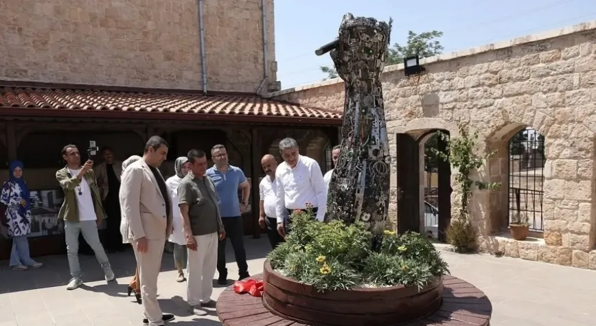 Kalemin Gücü Heykeli Açıldı