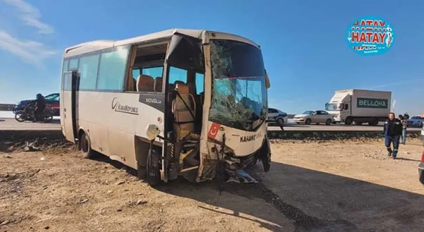 Kamyon ve 2 yolcu otobüsü kazaya karıştı: 6 yaralı