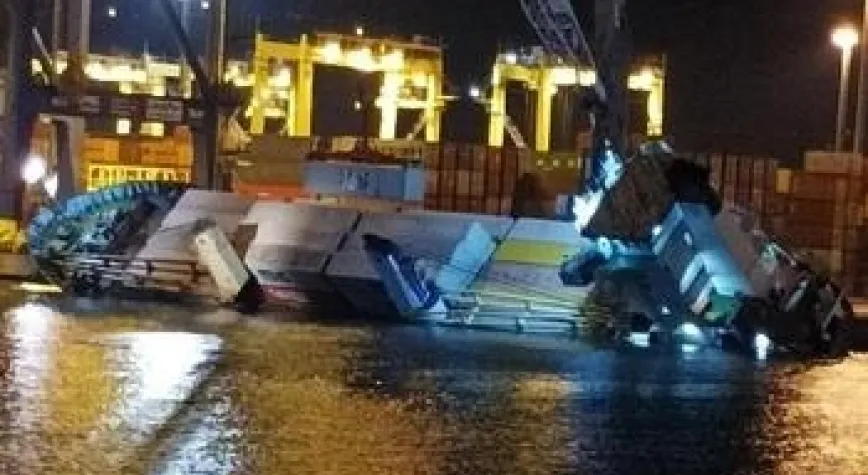 KARGO GEMİSİ BATTI!