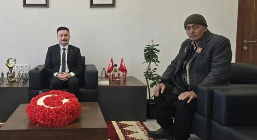 Kıbrıs Gazisini Makamında Ağırladı