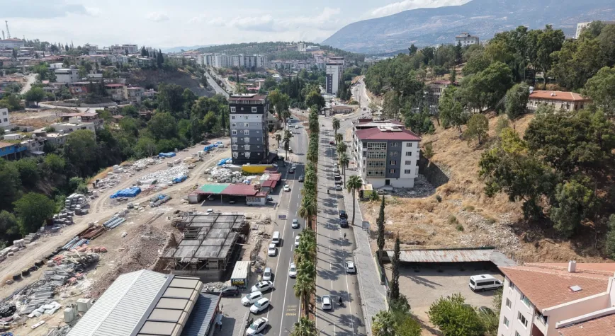 Kırıkhan’da Ana Caddeler Yenilendi