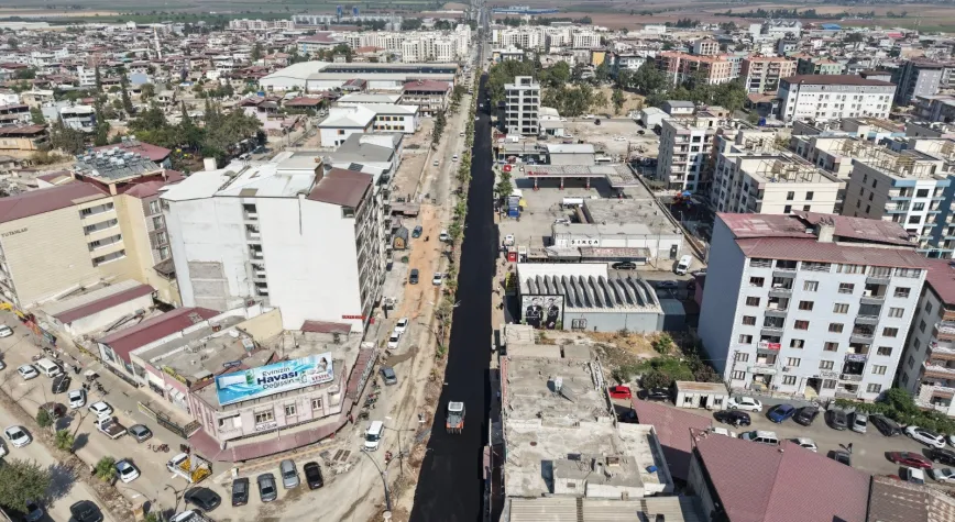 Kırıkhan’da Ulaşım İçin Asfalt Çalışması