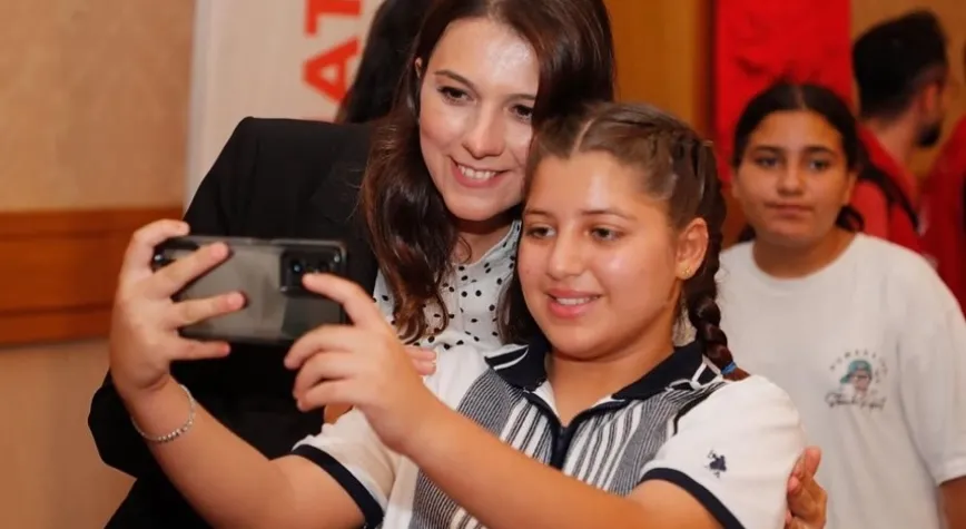 KIZ ÇOCUKLARIMIZ GELECEĞİMİZİN IŞIĞIDIR
