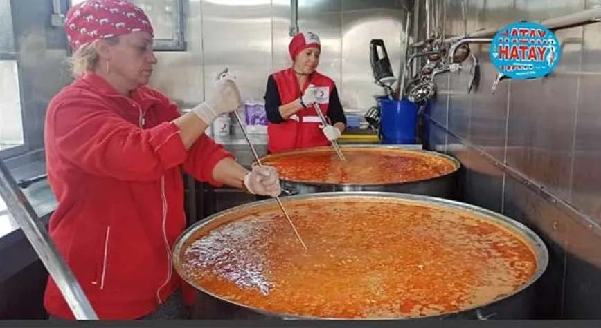KIZILAY’DA KAZANLAR İFTAR İÇİN KAYNIYOR
