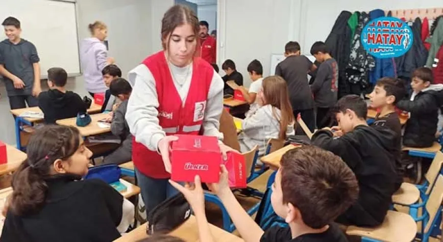 KIZILAY’DAN ÖĞRENCİLERE İKRAM
