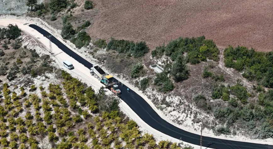 Hatay’da 10,5 Kilometrelik Yol Beton Asfaltla Yenileniyor
