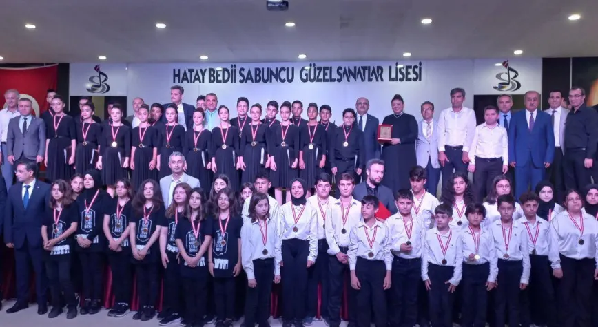 KORO YARIŞMASINDA ÖDÜLLER VERİLDİ