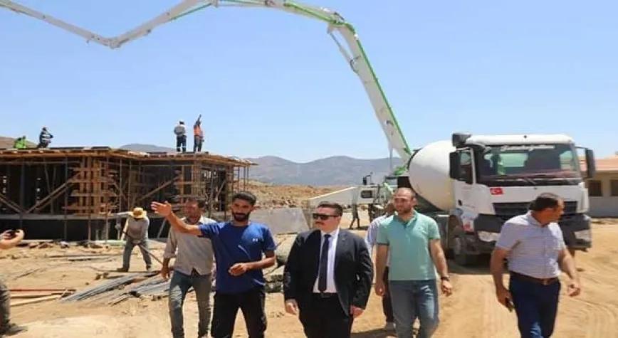 KÖY KONUTLARINI İNCELEDİ