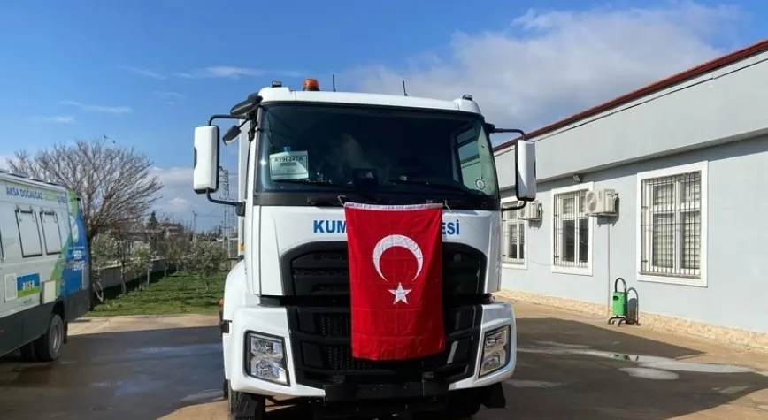 Kumlu Belediyesine Çöp Kamyonu Hibe Edildi