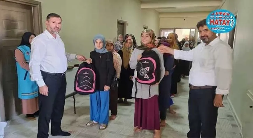 Kur’an Kursu öğrencilerine Kırtasiye Malzemesi Dağıtıldı