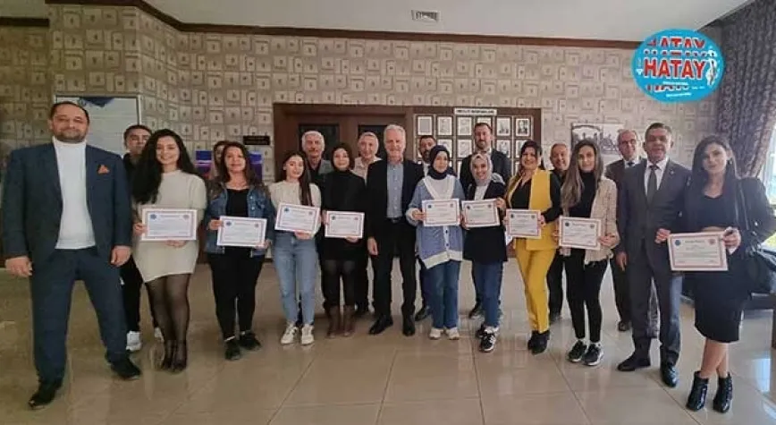 KURSİYERLER SERTİFİKALARINI ALDI