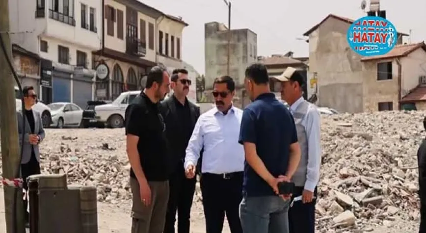 Kurtuluş Caddesinde yapılan çalışmaları inceledi