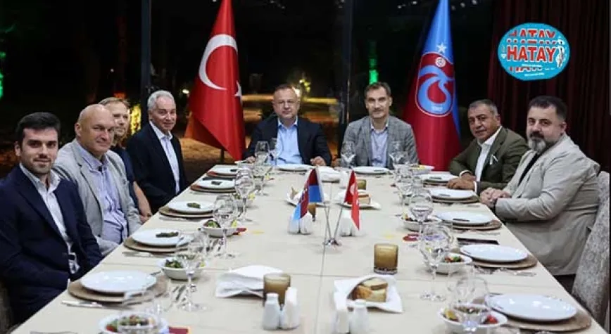 Maç öncesi dostluk yemeği yenildi