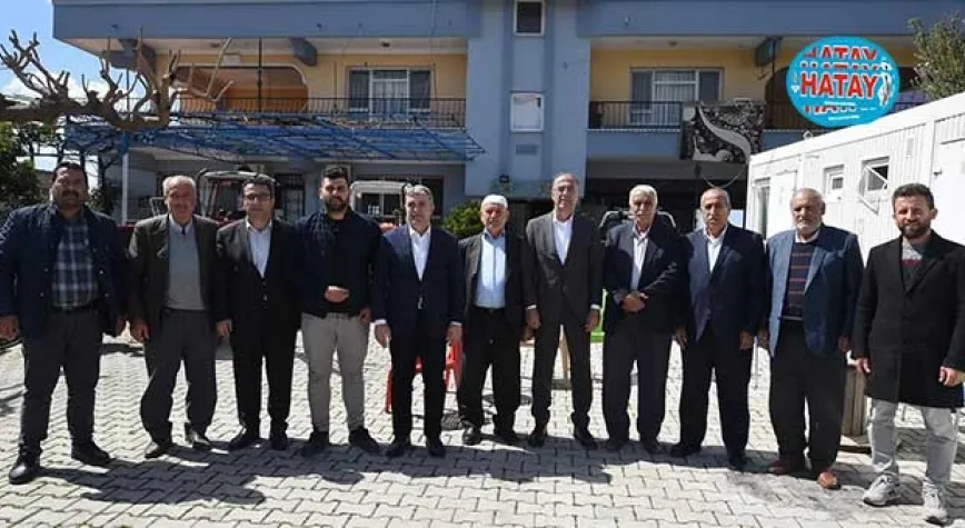 MAHALLE ZİYARETLERİNDE YAPAR İZDİHAMI