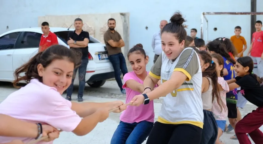 Mahallerimize sevgi umut taşımaya devam edeceğiz