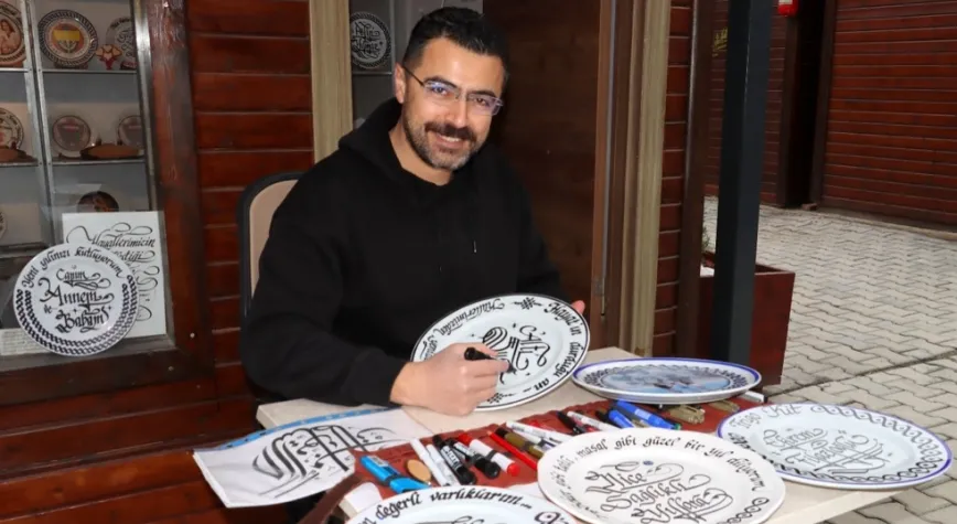 Mahir Sanatkar Ali Taner Dağ, Hat ve Kaligrafi Sanatıyla Büyülüyor