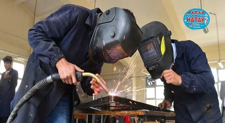 MEB, MESLEKİ EĞİTİMDE İŞ SAĞLIĞI VE GÜVENLİĞİNE İLİŞKİN TEDBİRLERİ ARTIRDI