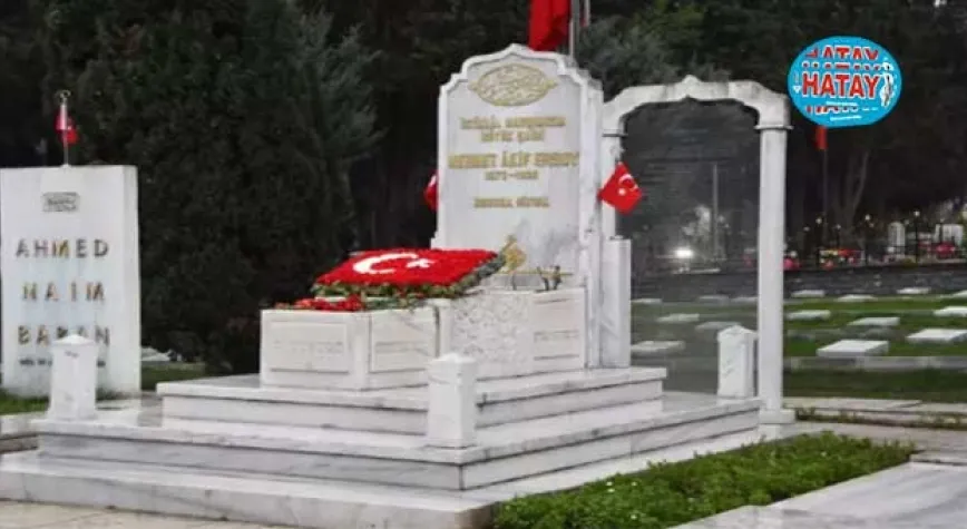 Mehmet Akif Ersoy kabri başında anıldı