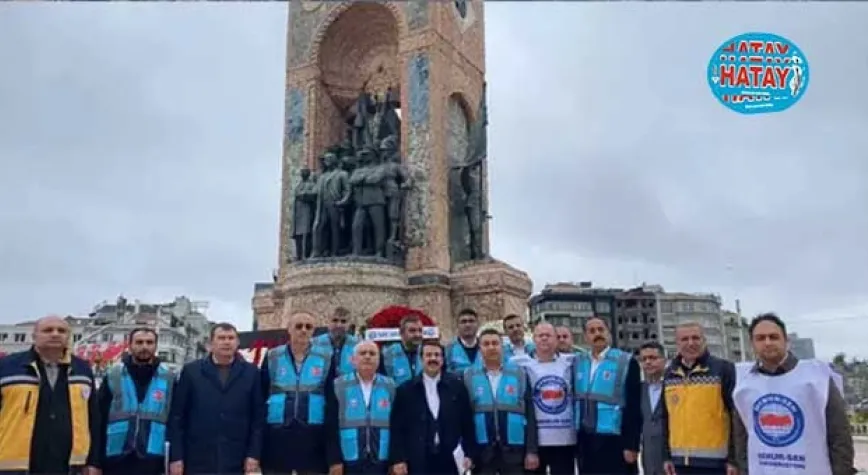 Memur-Sen Taksim Meydanı’na çelenk bıraktı