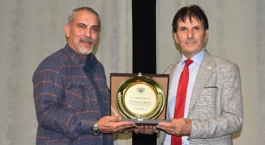 Mesleki Onura Büyük Taç: Hüseyin Zorkun’a Yılın Başarılı Gazetecisi Ödülü!