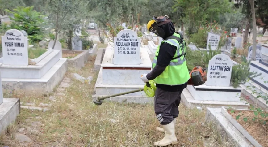 Mezarlıklarda Bayram Hazırlığı Başladı