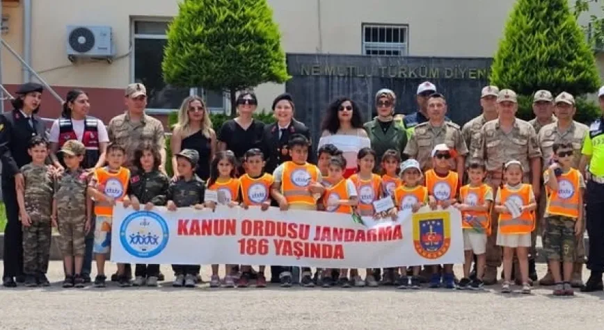 Minik Kalplerden Jandarma’ya  186. Yıl Kutlaması
