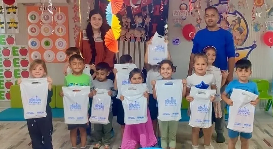 Minik Öğrencilere Materyal Desteği