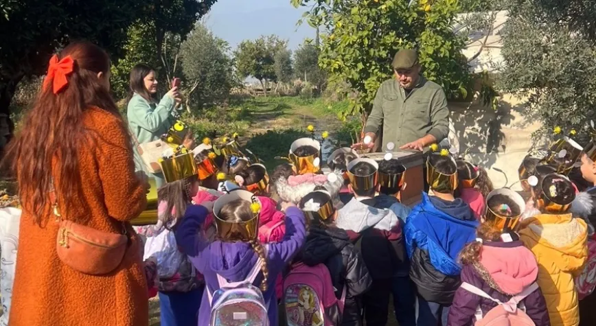 MİNİKLER ARILARIN DÜNYASINI KEŞFETTİ
