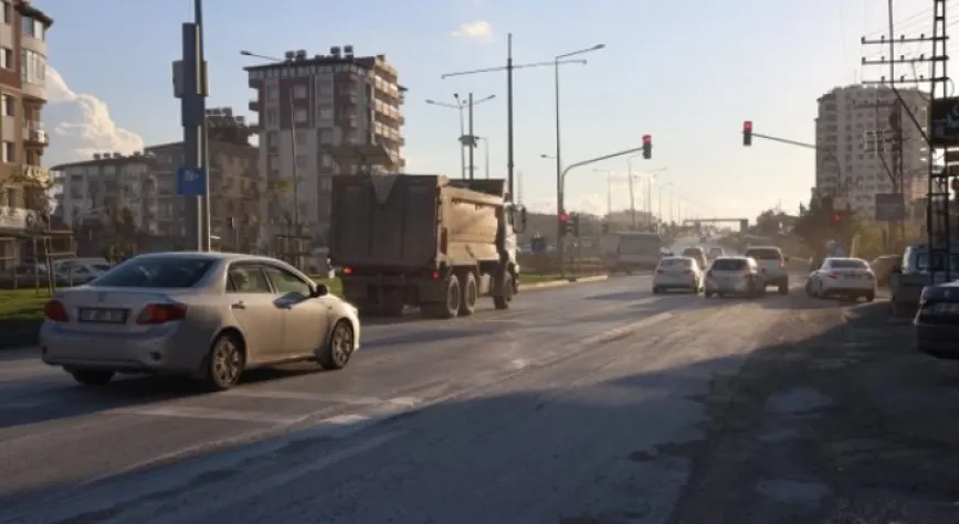 MOLOZLAR YOLA DÖKÜLDÜ