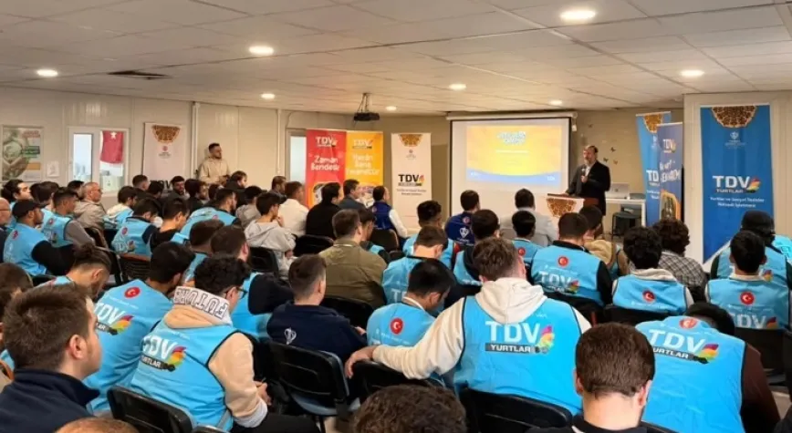 Müftü Topçu, TDV Lider Genç Kampında Gençlerle Buluştu