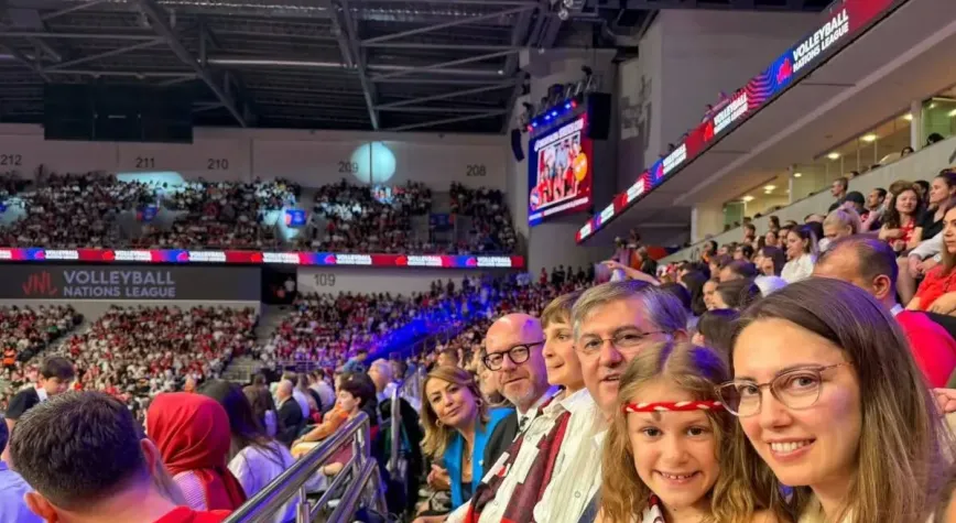 Nermin Yıldırım Kara’dan Filenin Sultanları’na Tribün Desteği