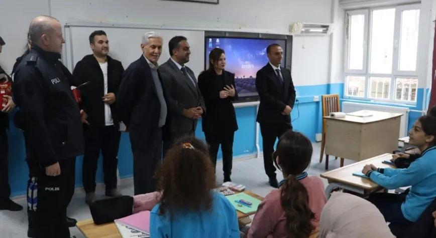Nevzat Güneş okul ziyaretinde