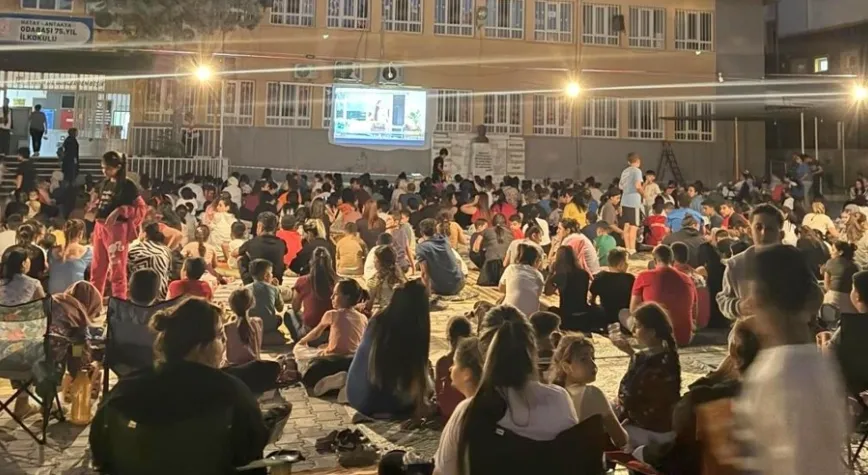 Odabaşı 75. Yıl İlkokulu’nda Aile Yılı Kapsamında Açık Havada Sinema Keyfi