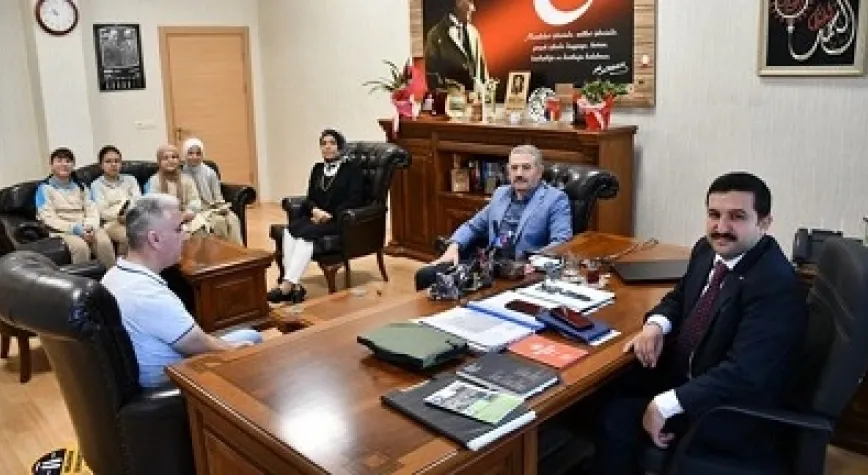 ÖĞRENCİLER KAYMAKAM YILMAZ’I ZİYARET ETTİ