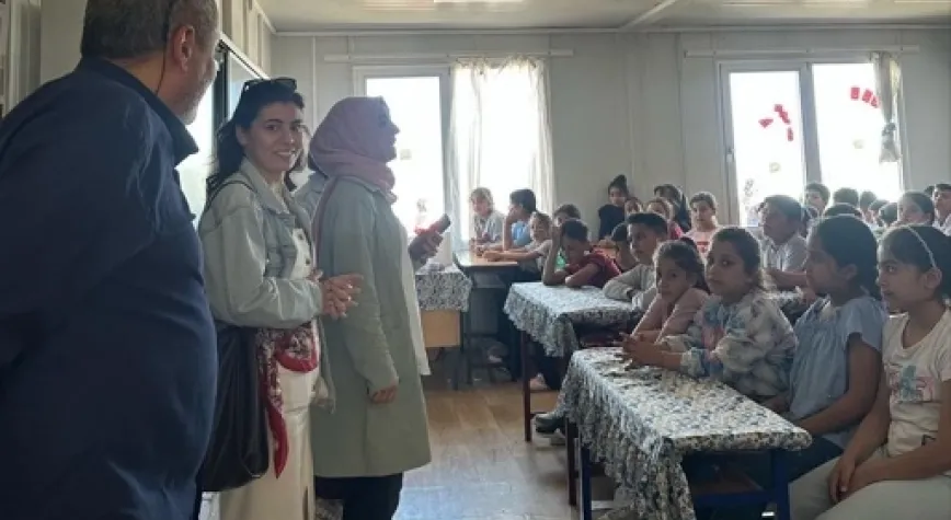 Öğrencilere Atatürk Baskılı Tişört