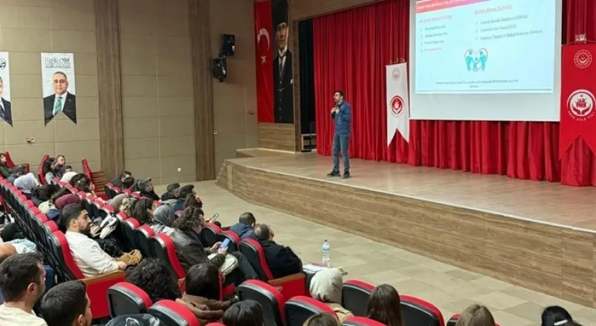 Öğretmenlere Koruyucu Aile Eğitimi Verildi