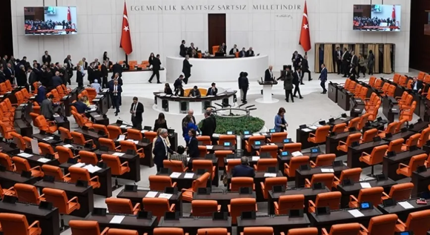 ÖĞRETMENLİK MESLEĞİ KANUNU TEKLİFİ TBMM GENEL KURULUNDA KABUL EDİLDİ