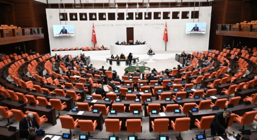 ÖĞRETMENLİK MESLEĞİ KANUNU TEKLİFİ'NİN 3 MADDESİ DAHA KABUL EDİLDİ