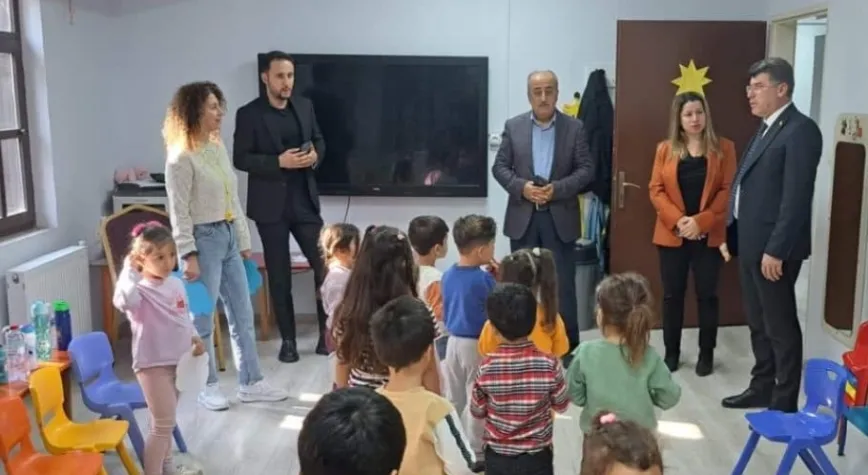 Okullarda İncelemelerde Bulundu