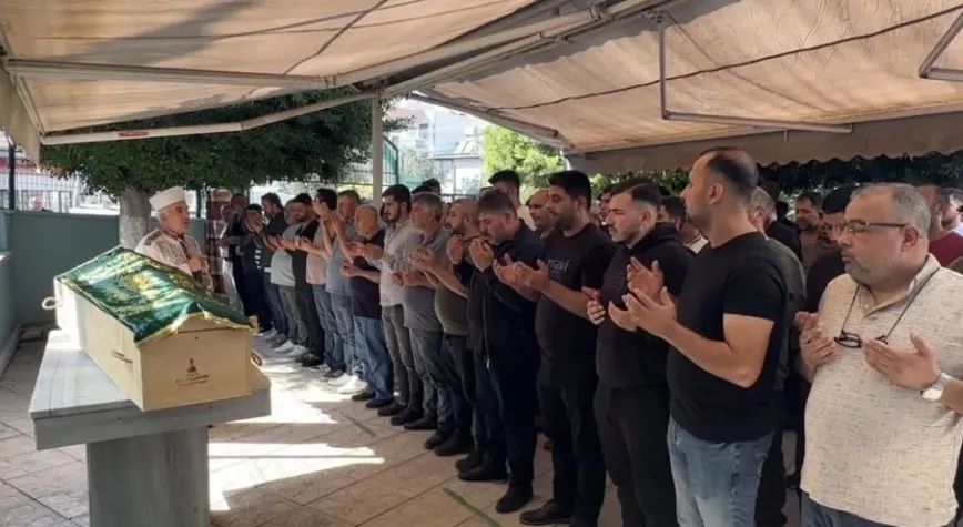 Ölü bulunan kayıp gençler, toprağa verildi