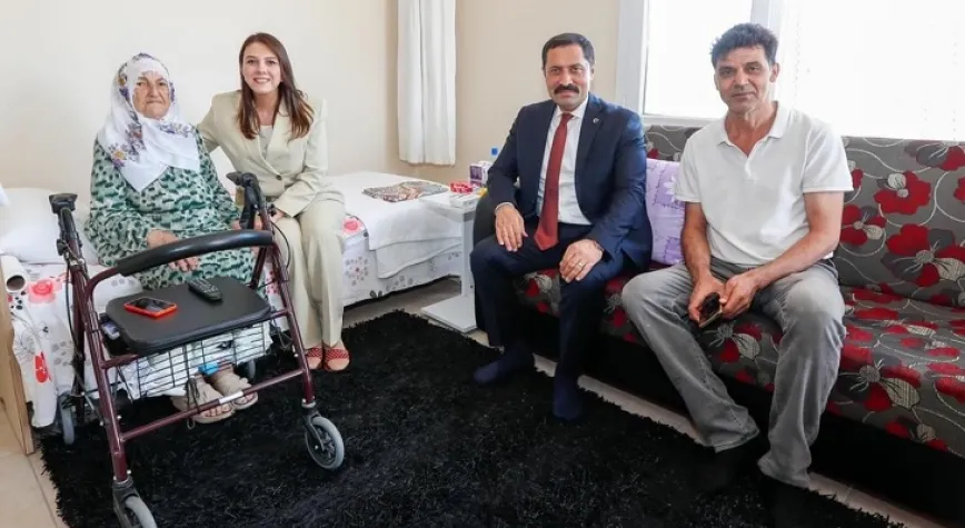 ONLAR GELECEĞİMİZİ AYDINLATAN ULU ÇINARLARIMIZ