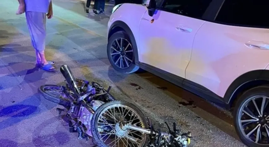 Otomobil ile Motosiklet Çarpıştı: 1 Ağır Yaralı