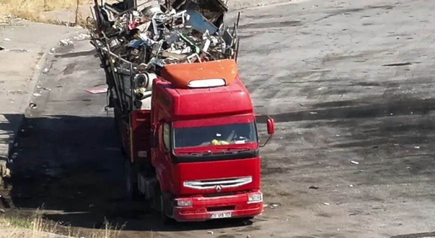 Otoyolda Tehlikeli Yük Taşıyan Tıra Ceza