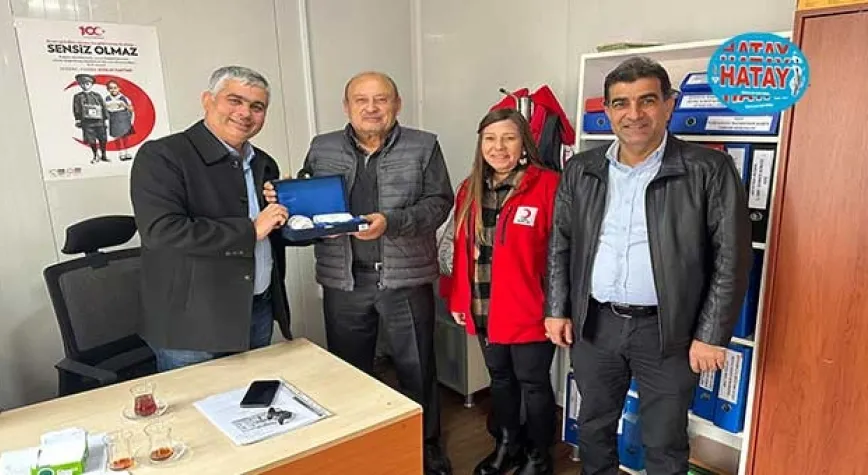 ÖZÇELİK-İŞ SENDİKASINDAN İSKENDERUN KIZILAY ŞUBESİNE ZİYARET