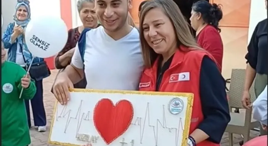 Özel Bireylerden Kızılay’a Anlamlı Ziyaret
