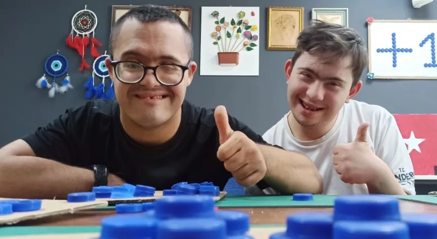 ÖZEL GENÇLERE EL BECERİSİ KAZANDIRILIYOR