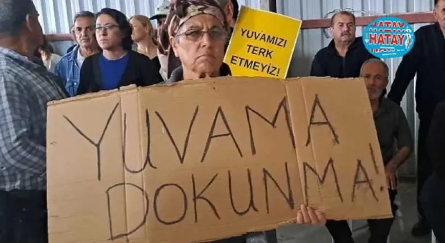 PANKARTLARLA SESLERİNİ DUYURDULAR