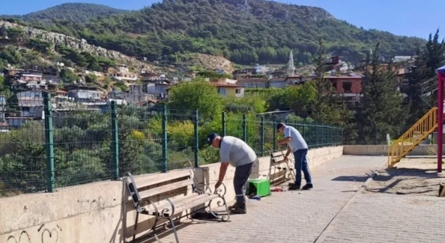Park Ve Yeşil Alanlarda Çalışmalar Devam Ediyor